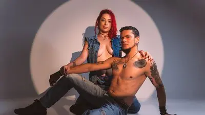 AbbyAndVincent's chat room is %status%