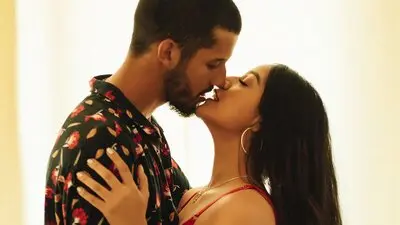 AdaraAndDante's chat room is %status%