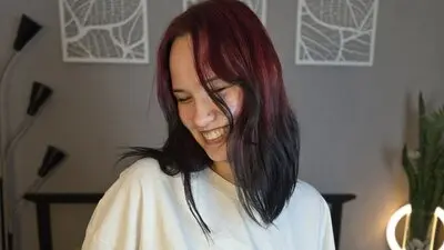 AnnaRosett's chat room is %status%