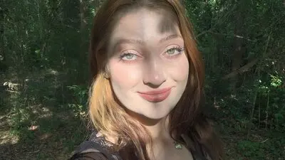 AntheiaFlora's chat room is %status%