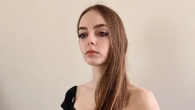 BarbaraMcDaniel's chat room is %status%