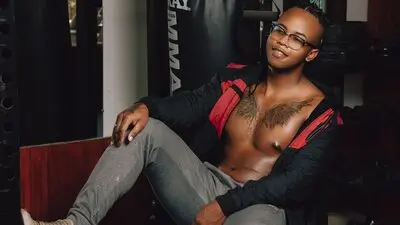 BeinerHaank's chat room is %status%