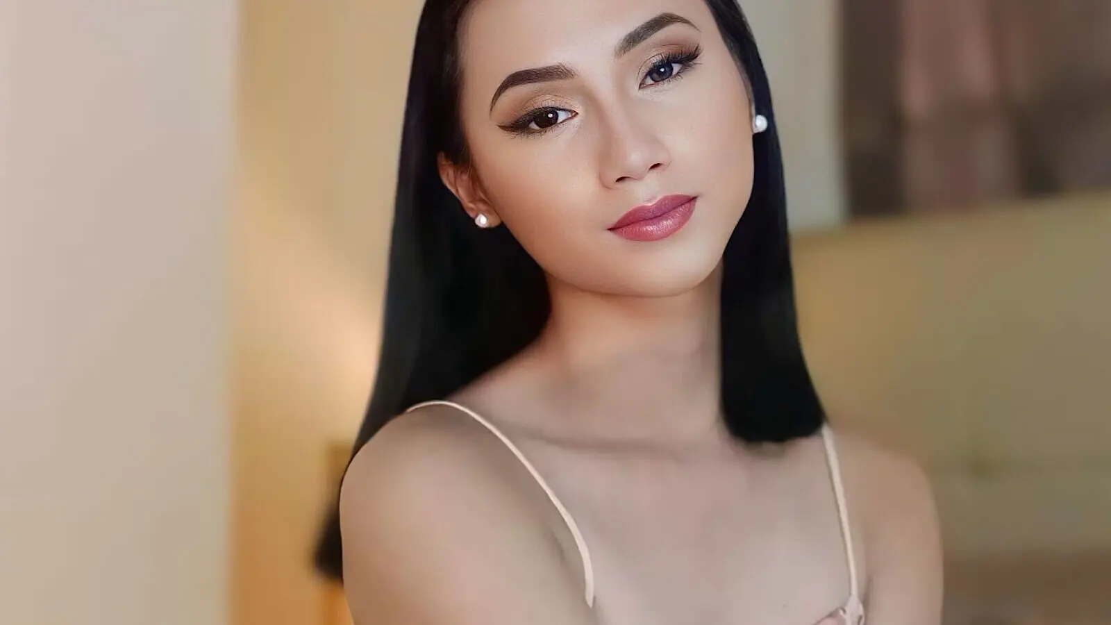 BlaireWilzon's chat room is %status%