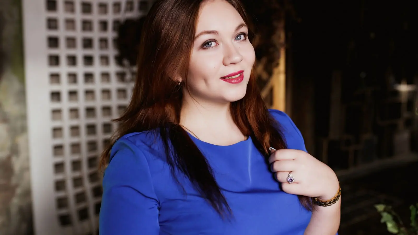 CarolineAutumn's chat room is %status%