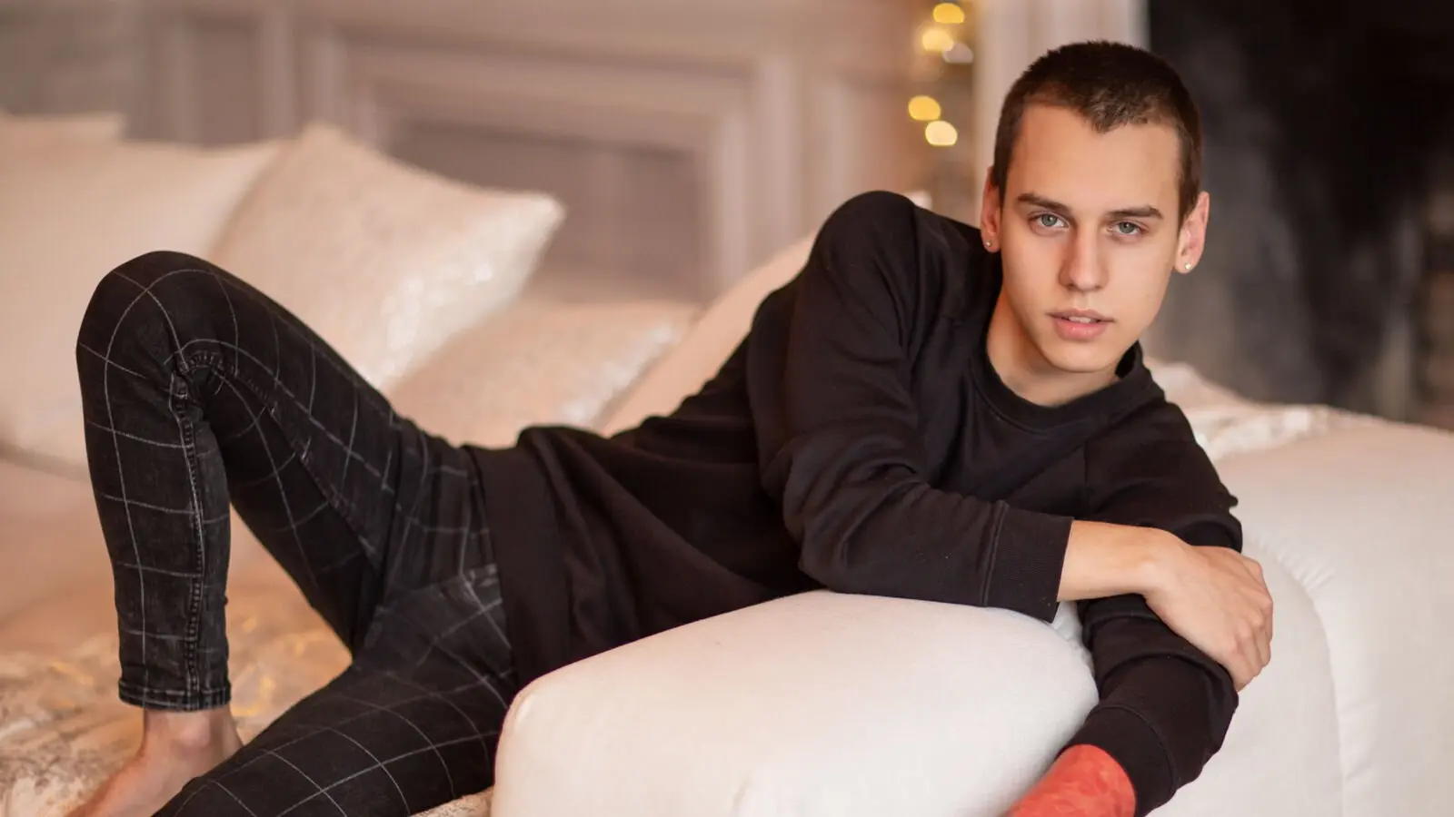 ClydeKingsman's chat room is %status%