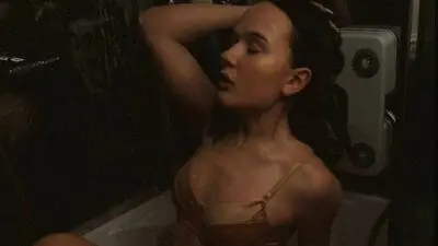 DavinaHislip's chat room is %status%