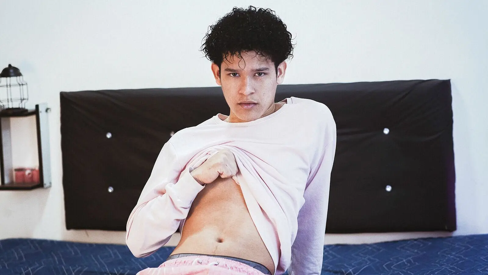 DmitryBlack's chat room is %status%