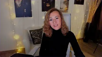 DonnahSmith's chat room is %status%