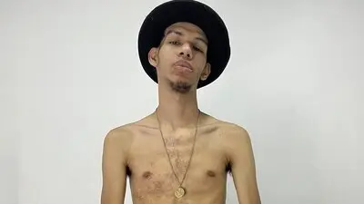 DylanScott's chat room is %status%