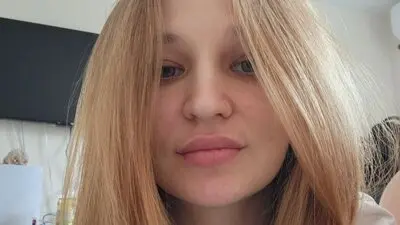 EmaLorik's chat room is %status%