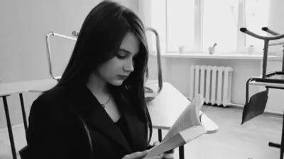 EnricaElis's chat room is %status%