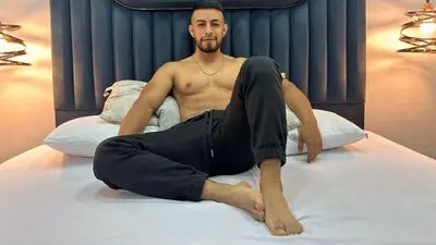 EthanMaldonado's chat room is %status%