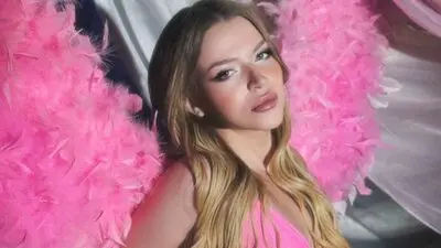 EvanRossano's chat room is %status%