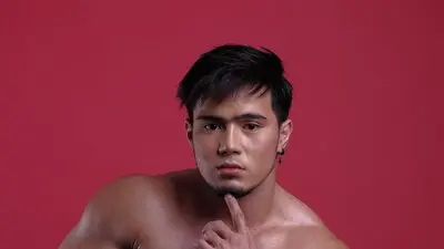 FantasyHunkPinoy's chat room is %status%