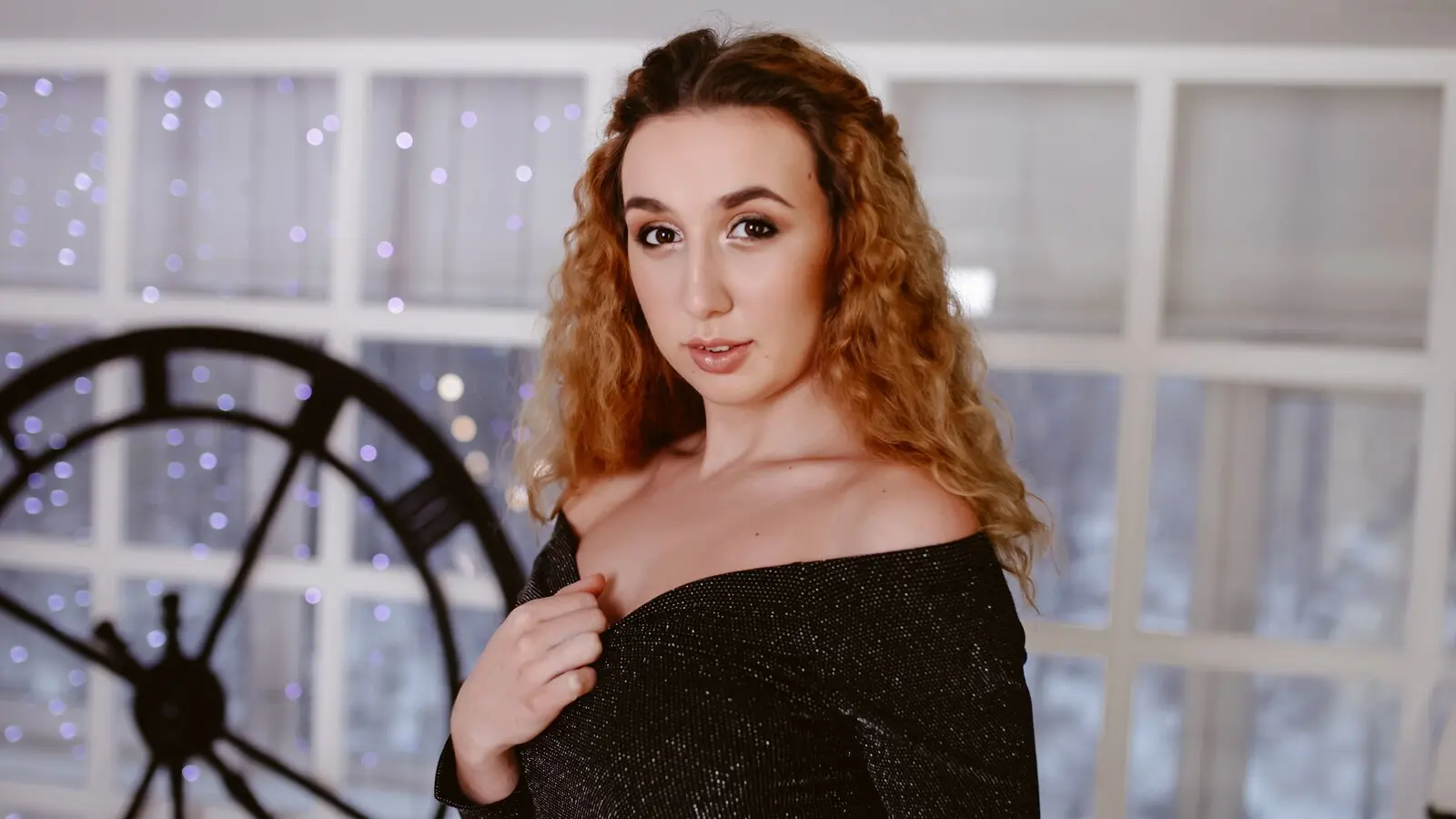 FireGrace's chat room is %status%