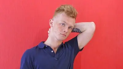 GingerBrain's chat room is %status%