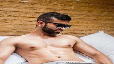 JacobMorris's chat room is %status%