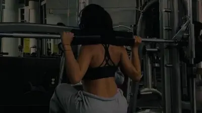 JohannaNoir's chat room is %status%