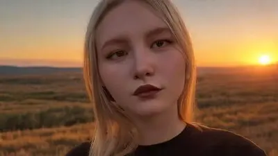 KaiDunham's chat room is %status%