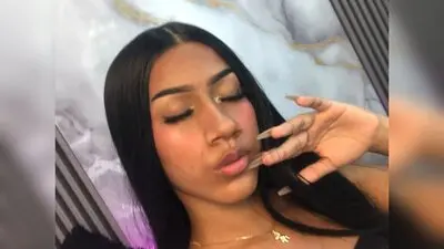 KyllieColleman's chat room is %status%