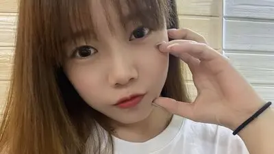 LiangYinyin's chat room is %status%