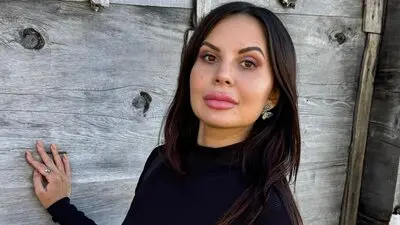 LilithLure's chat room is %status%