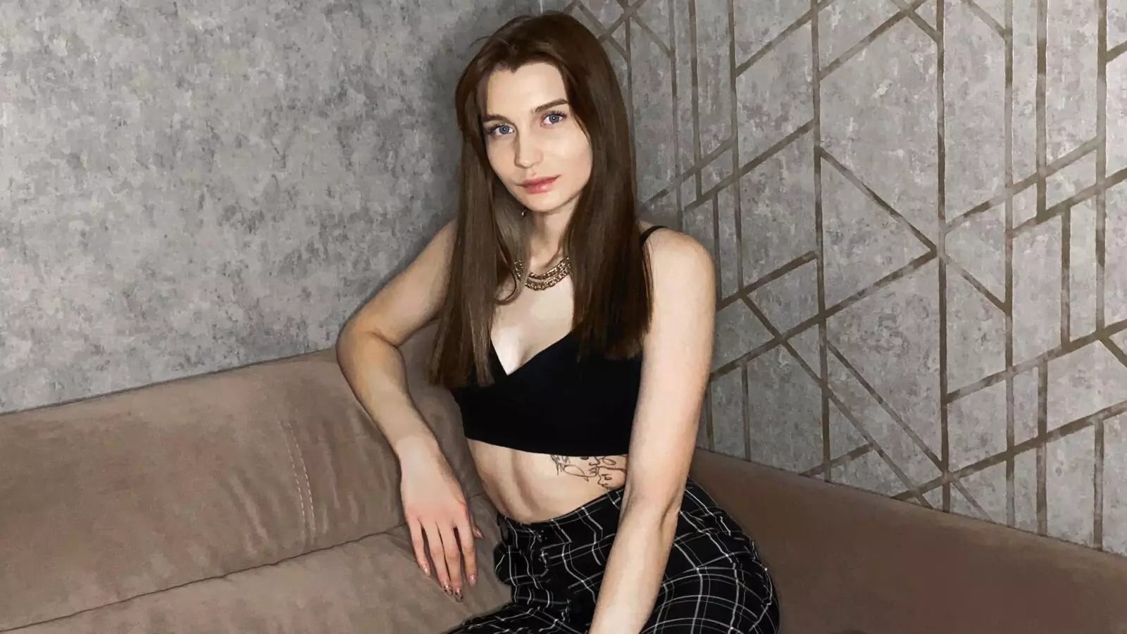 LilyGrayson's chat room is %status%
