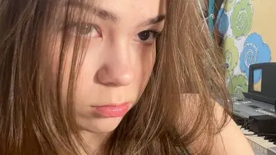 LouisaKemme's chat room is %status%