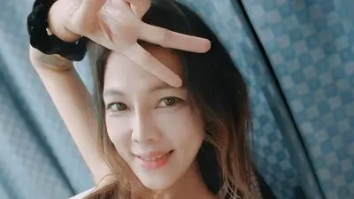 LunaRiot's chat room is %status%