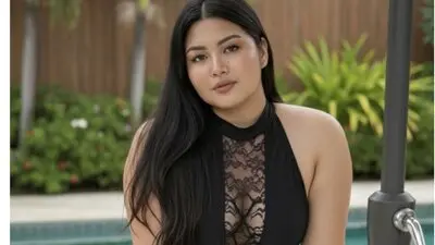 MayaMarie's chat room is %status%