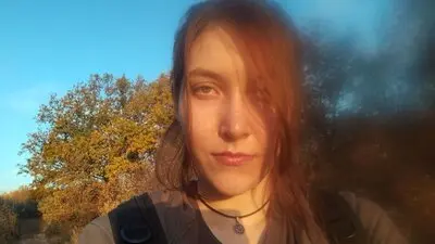 MonetDudzik's chat room is %status%