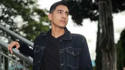 NicholasFinn's chat room is %status%