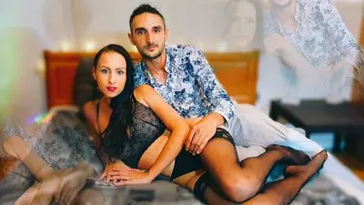 NicoleAndDan's chat room is %status%