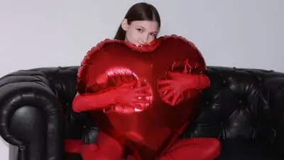 NikaBlik's chat room is %status%