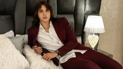 NoahCartier's chat room is %status%