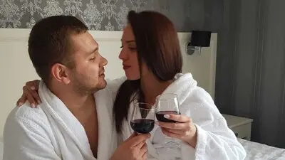 OlgaHoney's chat room is %status%