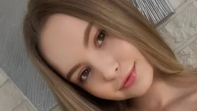 RutaCole's chat room is %status%