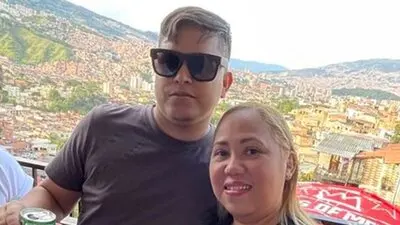 SoffiaAndLucas's chat room is %status%