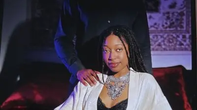 StellaRuby's chat room is %status%