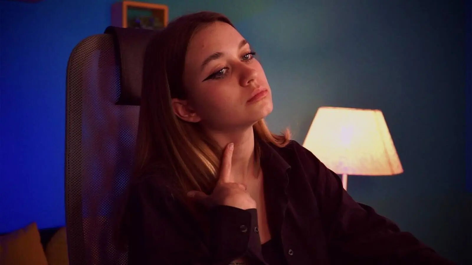 SylviaWade's chat room is %status%