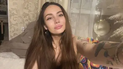 TatiLevan's chat room is %status%