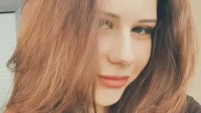 TishMaddaloni's chat room is %status%