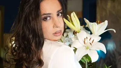 VanessaDoyle's chat room is %status%