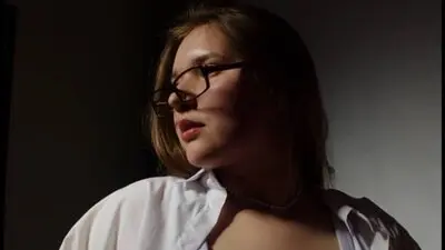 WhiteeChloee's chat room is %status%